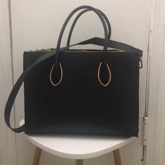 Large H&M Pocket Book - Picture 2 of 16